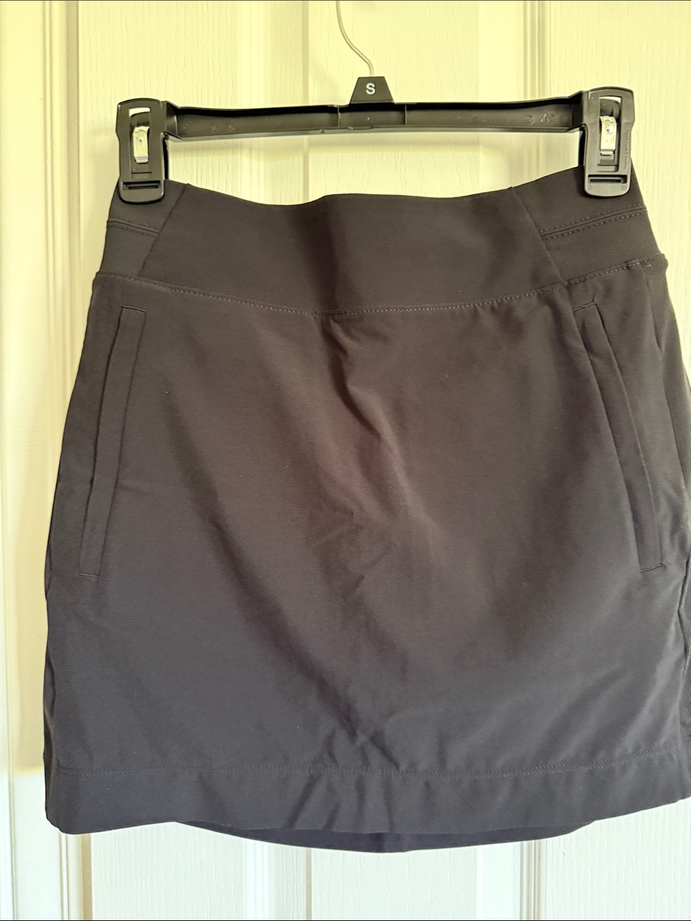 Athleta Brooklyn Skort 16”, NEW w/out tag.
Black Active Skort. Size 0